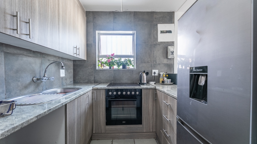 1 Bedroom Property for Sale in Table View Western Cape